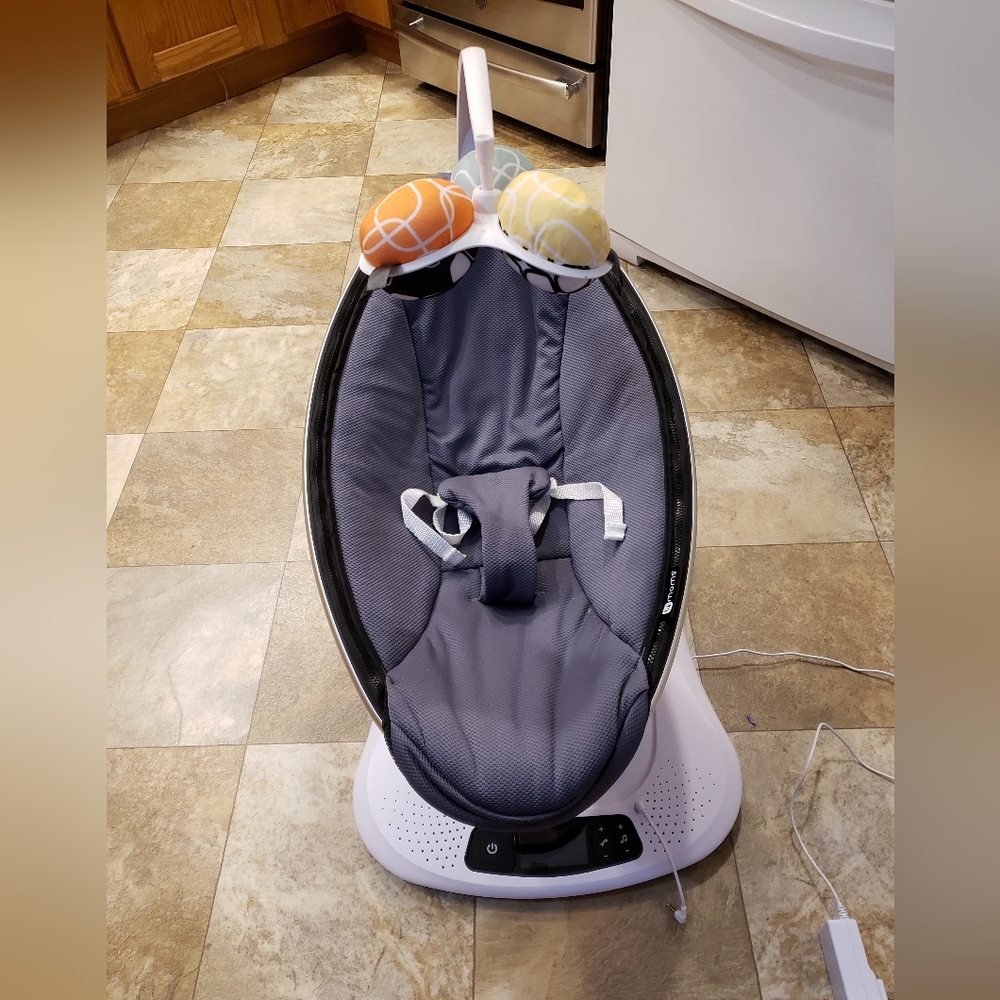 4 moms Mamroo 4 multi-motion baby swing